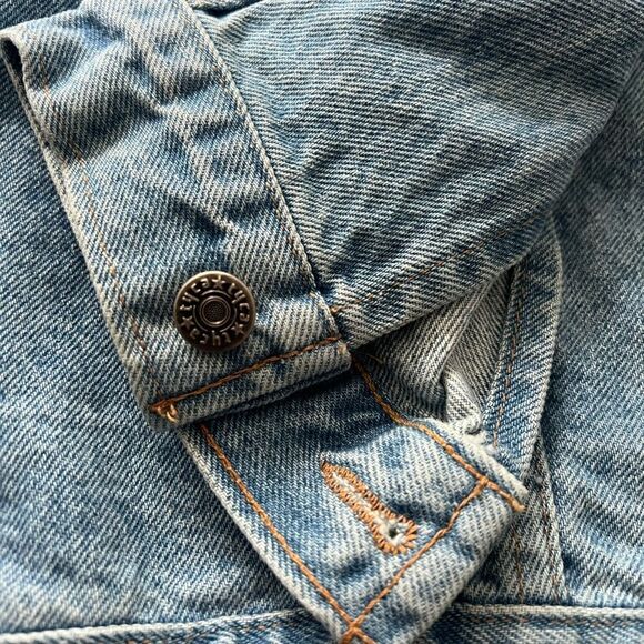 Vintage Made in the 🇺🇸 Men’s B Kool embossed cigarette  80’s Large Denim Jacket - Picture 5 of 10
